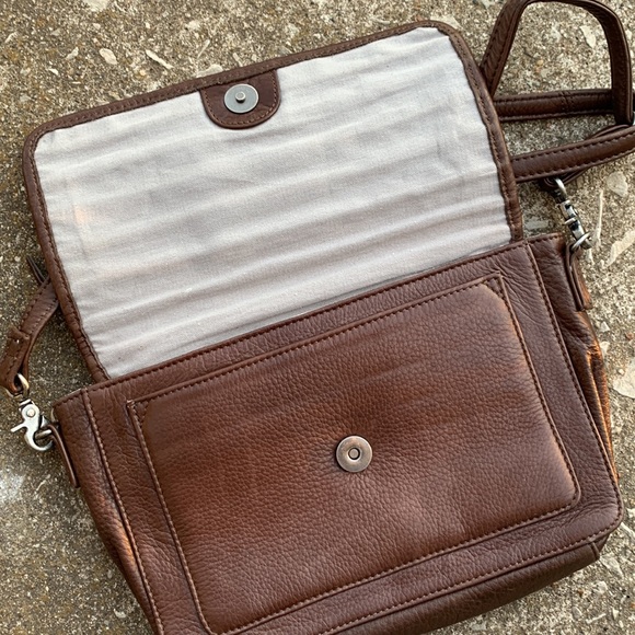 Day & Mood | Brenna Brown Leather Anthropology Crossbody Bag! - Picture 4 of 12